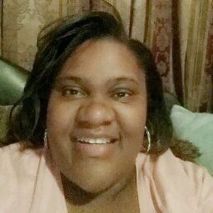 Meet your Posher, Debora